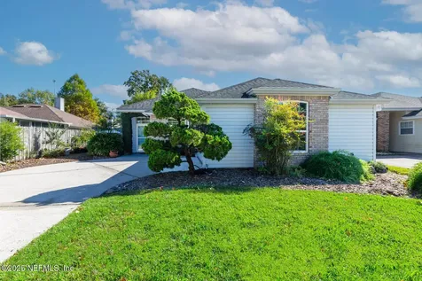 3807 Union Pacific Drive W Jacksonville FL 32246