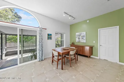 3807 Union Pacific Drive W Jacksonville FL 32246