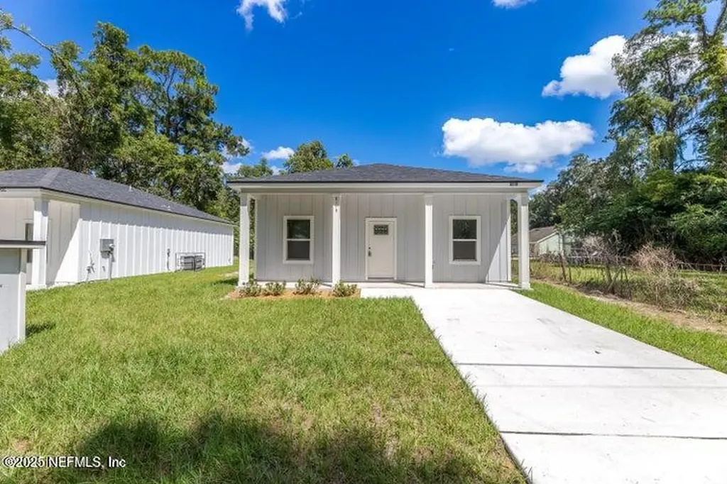 8119 Siskin Avenue Jacksonville FL 32219