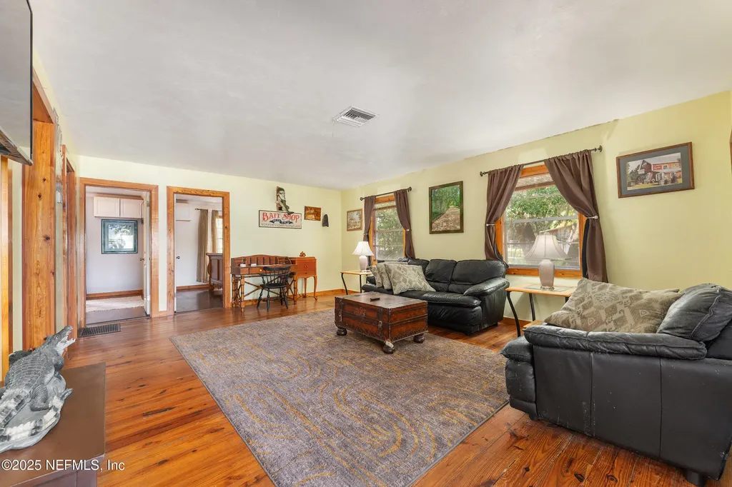 140 Morris Lake Drive Hawthorne FL 32640