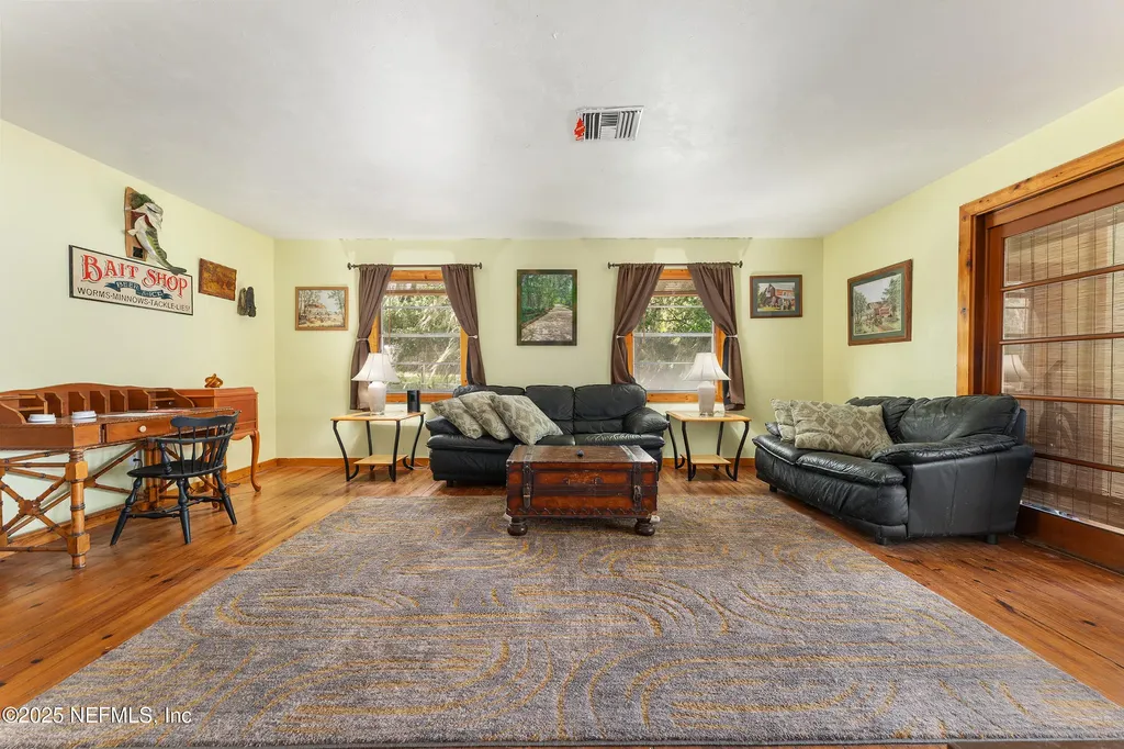 140 Morris Lake Drive Hawthorne FL 32640
