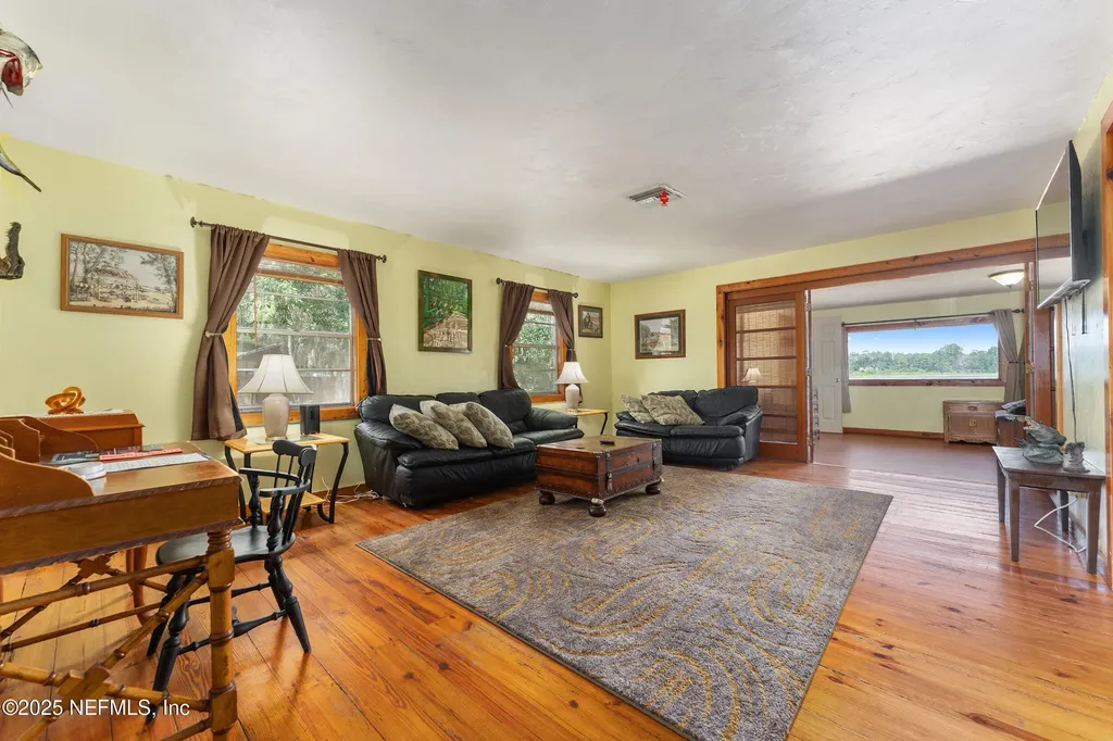 140 Morris Lake Drive Hawthorne FL 32640