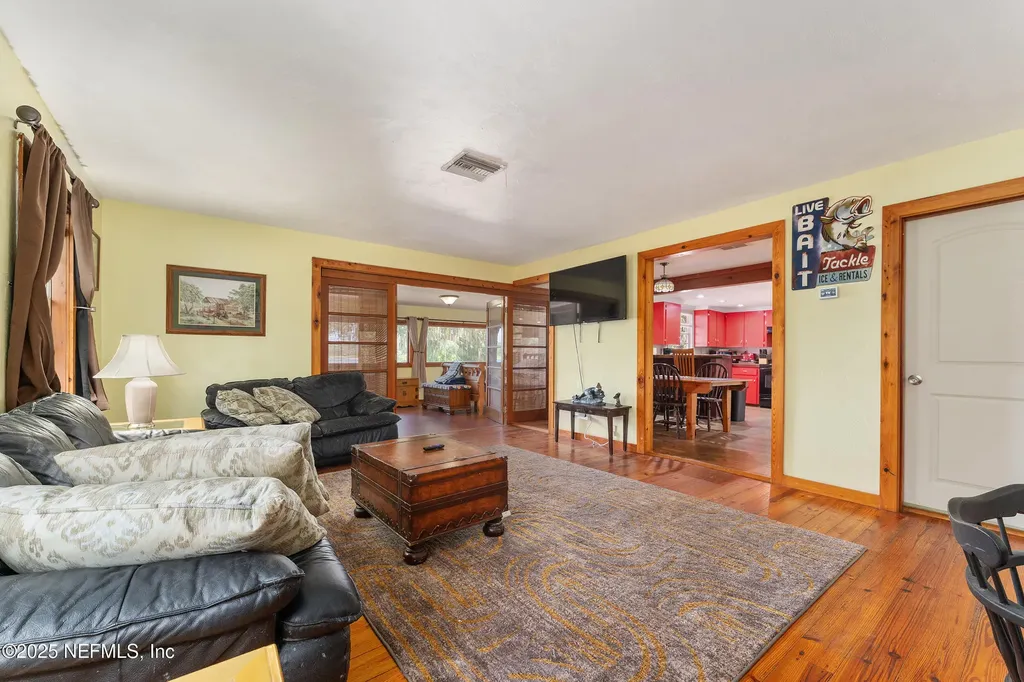 140 Morris Lake Drive Hawthorne FL 32640