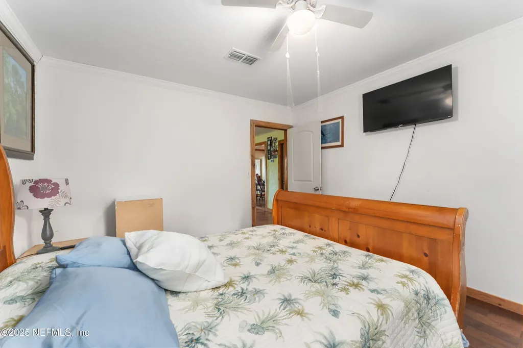 140 Morris Lake Drive Hawthorne FL 32640