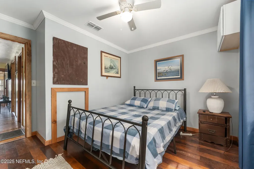 140 Morris Lake Drive Hawthorne FL 32640