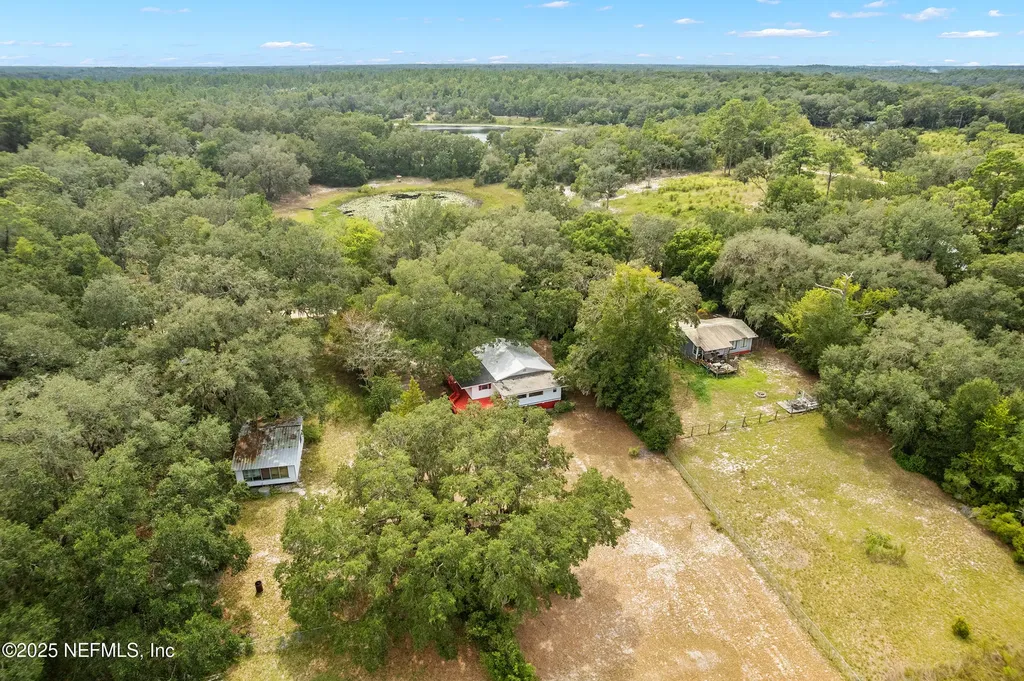 140 Morris Lake Drive Hawthorne FL 32640