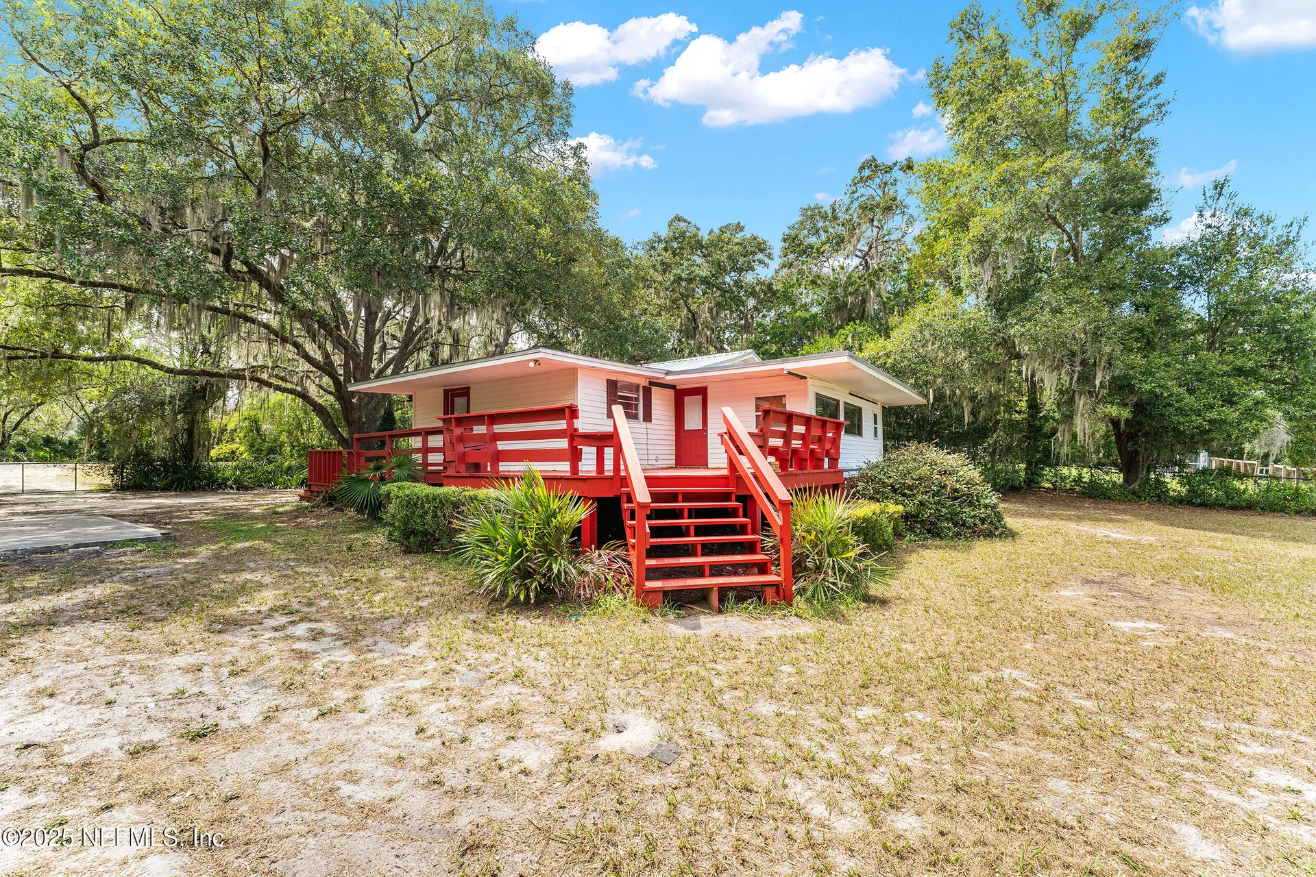 140 Morris Lake Drive Hawthorne FL 32640