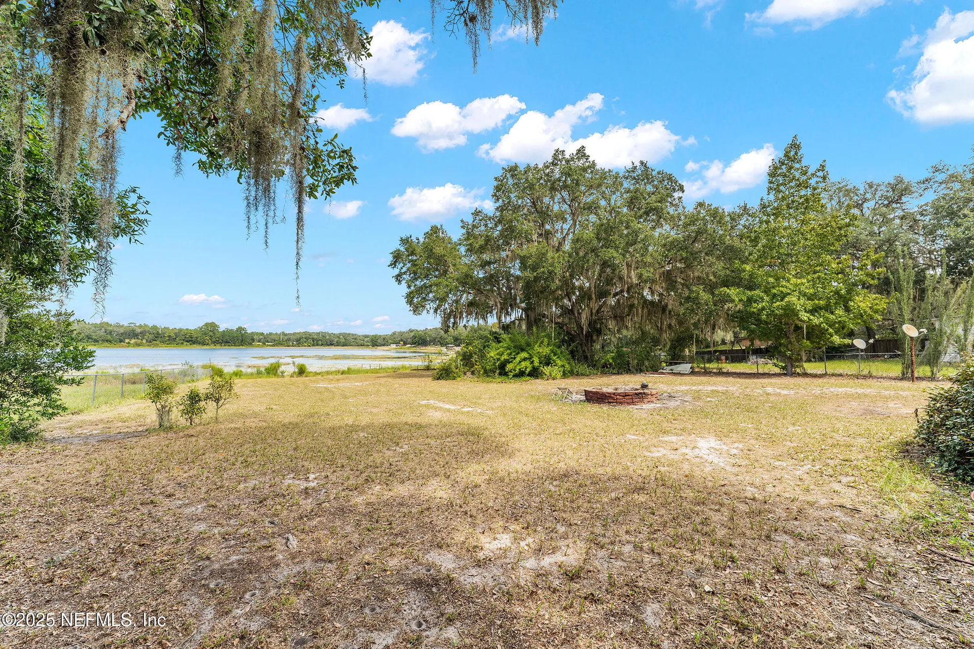 140 Morris Lake Drive Hawthorne FL 32640