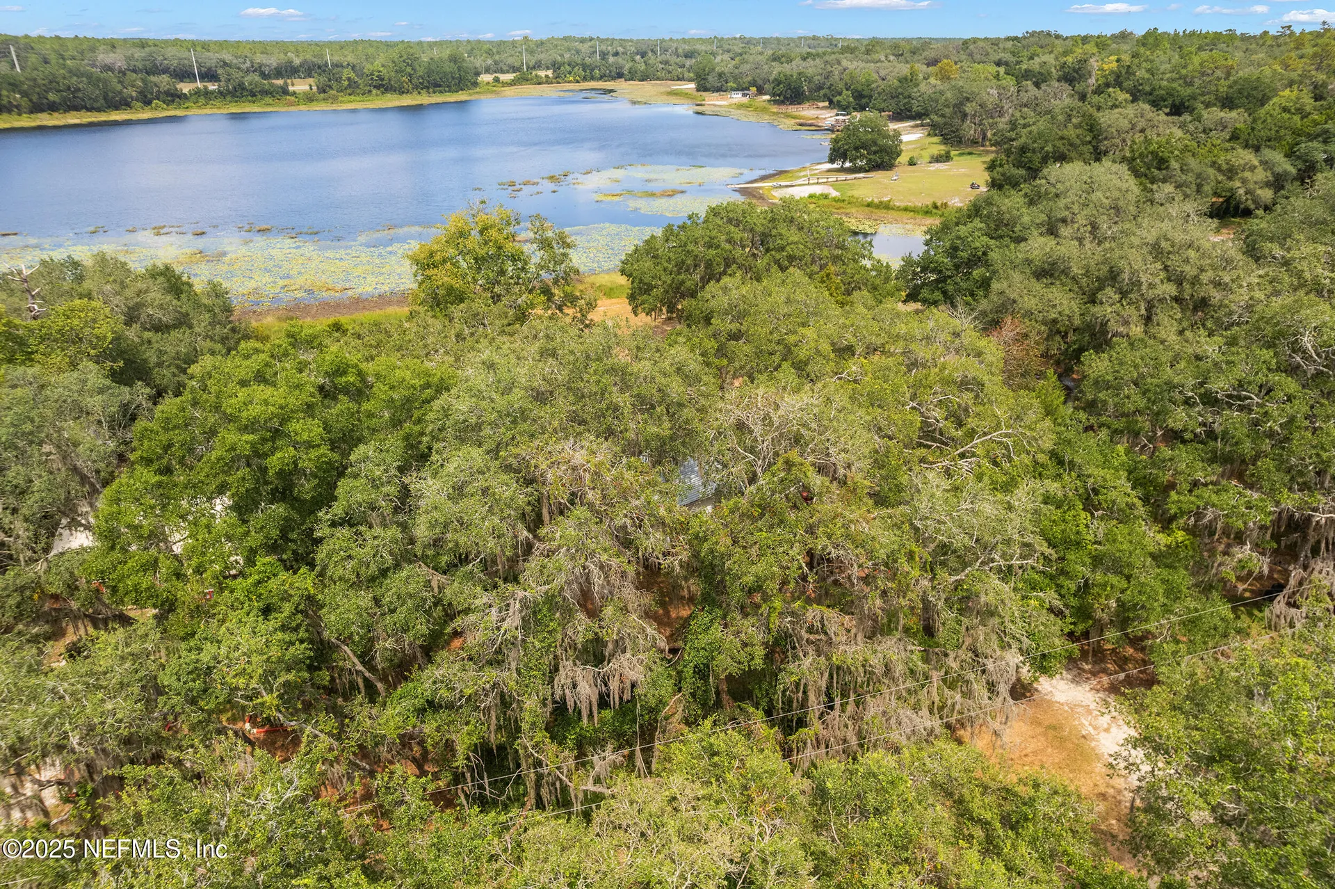 140 Morris Lake Drive Hawthorne FL 32640