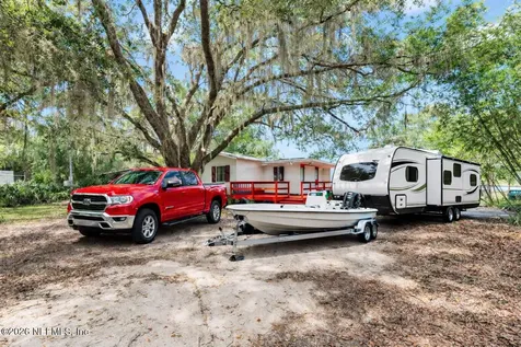 140 Morris Lake Drive Hawthorne FL 32640