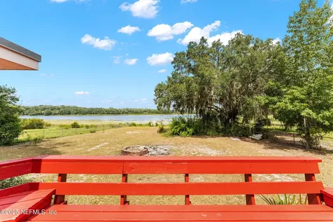 140 Morris Lake Drive Hawthorne FL 32640