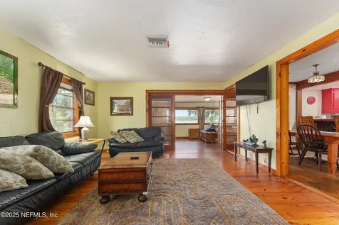 140 Morris Lake Drive Hawthorne FL 32640