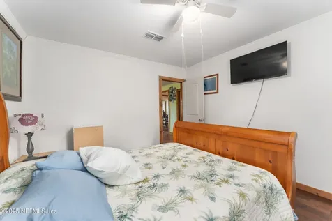 140 Morris Lake Drive Hawthorne FL 32640