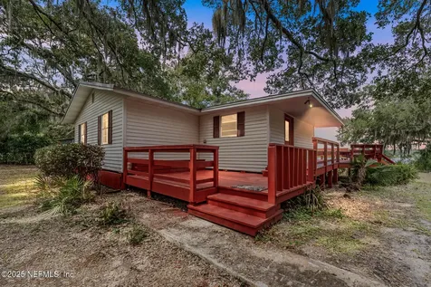 140 Morris Lake Drive Hawthorne FL 32640
