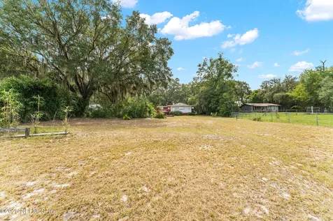 140 Morris Lake Drive Hawthorne FL 32640