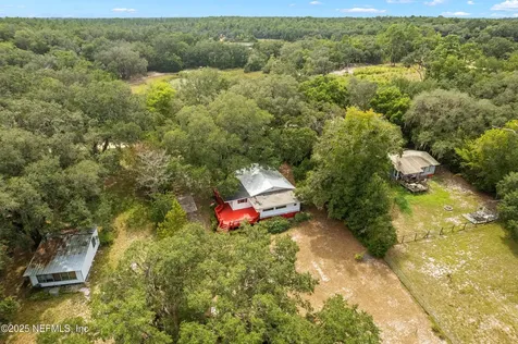 140 Morris Lake Drive Hawthorne FL 32640