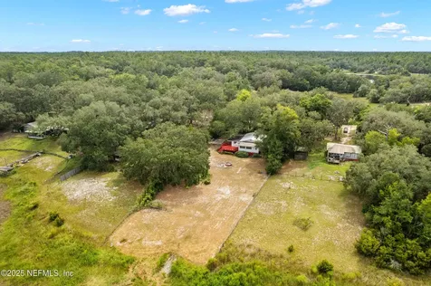 140 Morris Lake Drive Hawthorne FL 32640