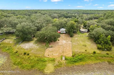 140 Morris Lake Drive Hawthorne FL 32640
