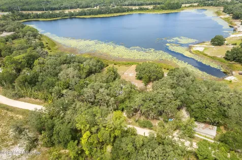 140 Morris Lake Drive Hawthorne FL 32640