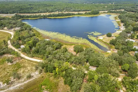 140 Morris Lake Drive Hawthorne FL 32640