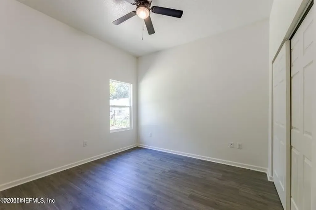 8123 Siskin Avenue Jacksonville FL 32219