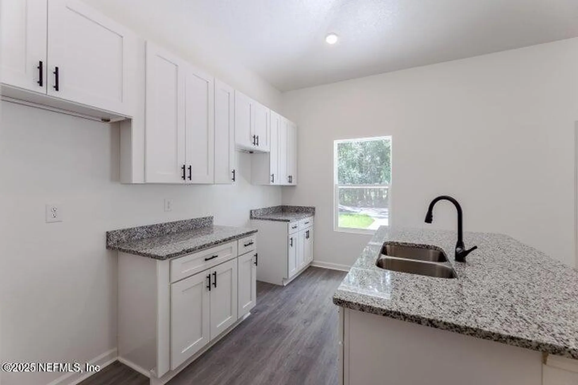 8123 Siskin Avenue Jacksonville FL 32219