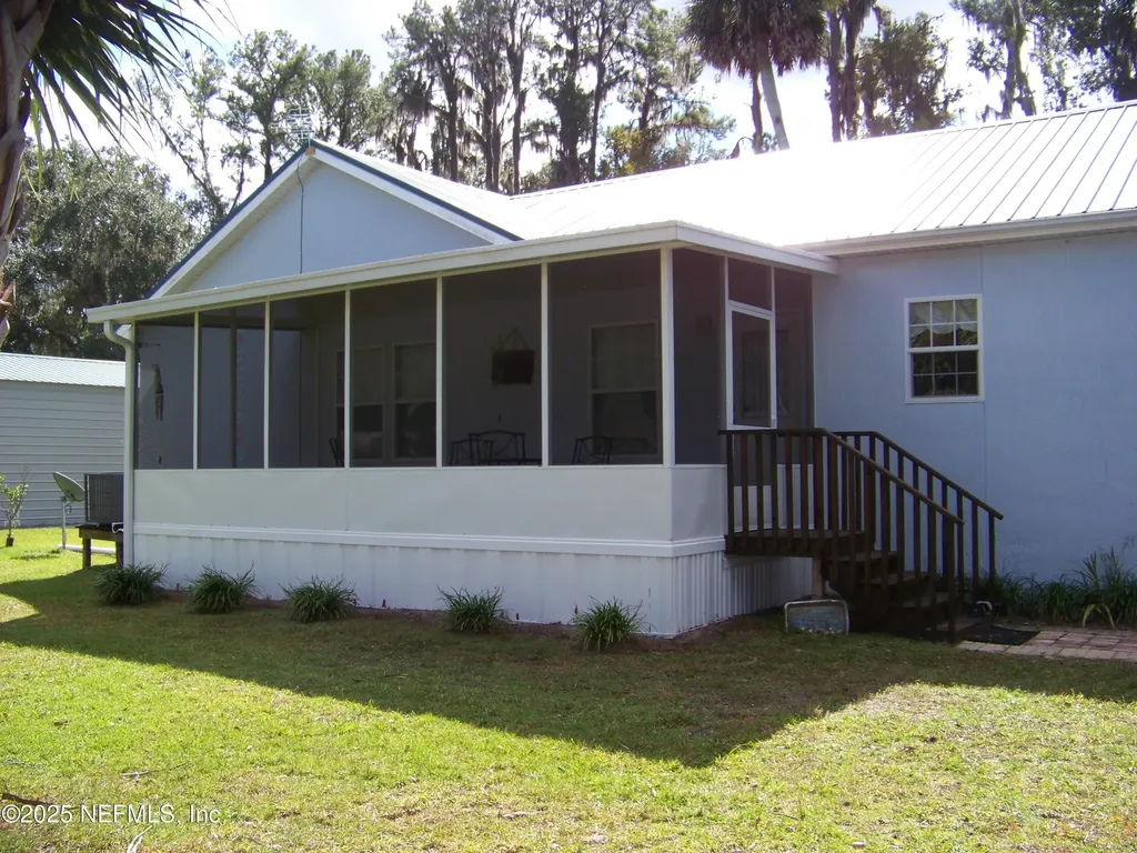 118 Hicks Avenue Crescent City FL 32112