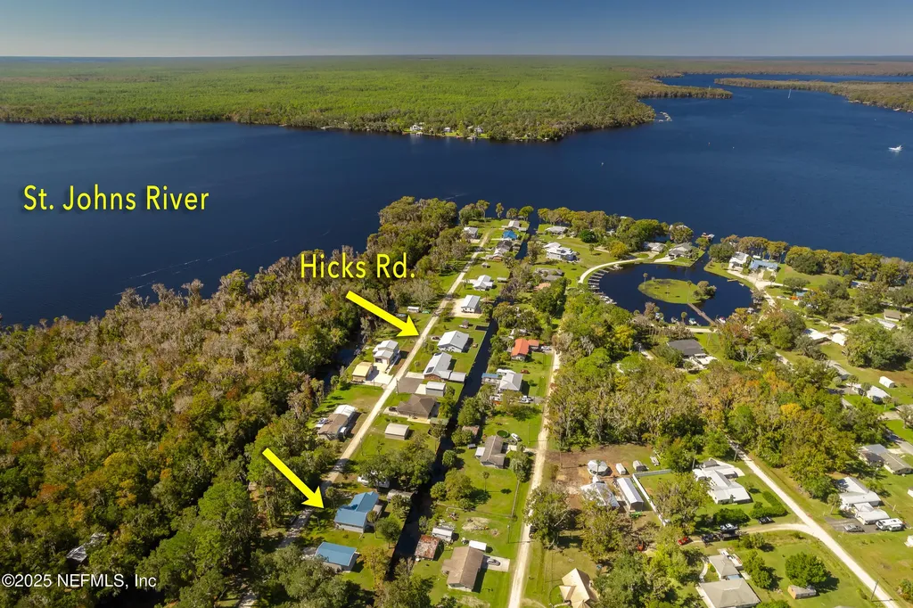 118 Hicks Avenue Crescent City FL 32112