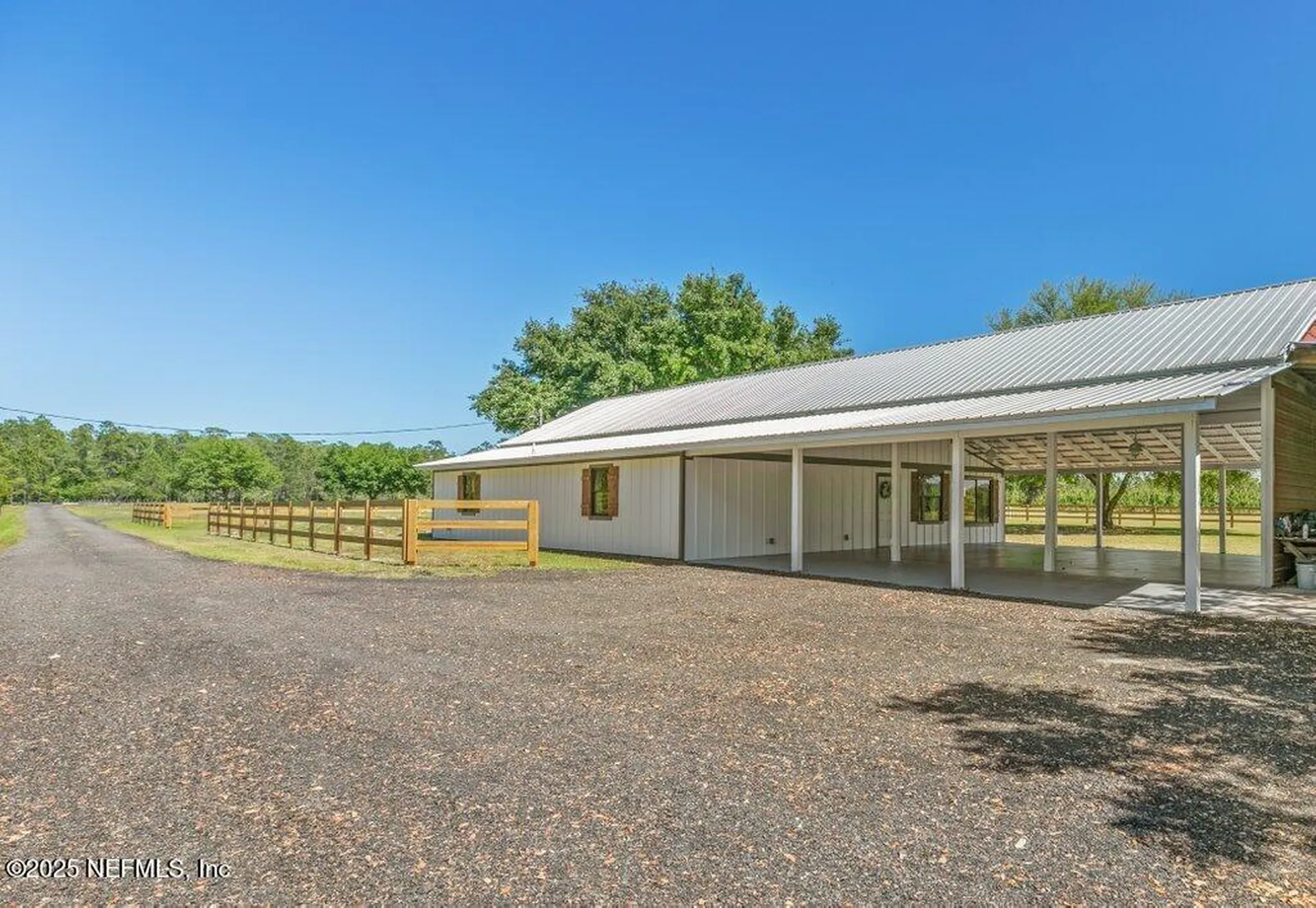 643 E State Road 100 San Mateo FL 32187