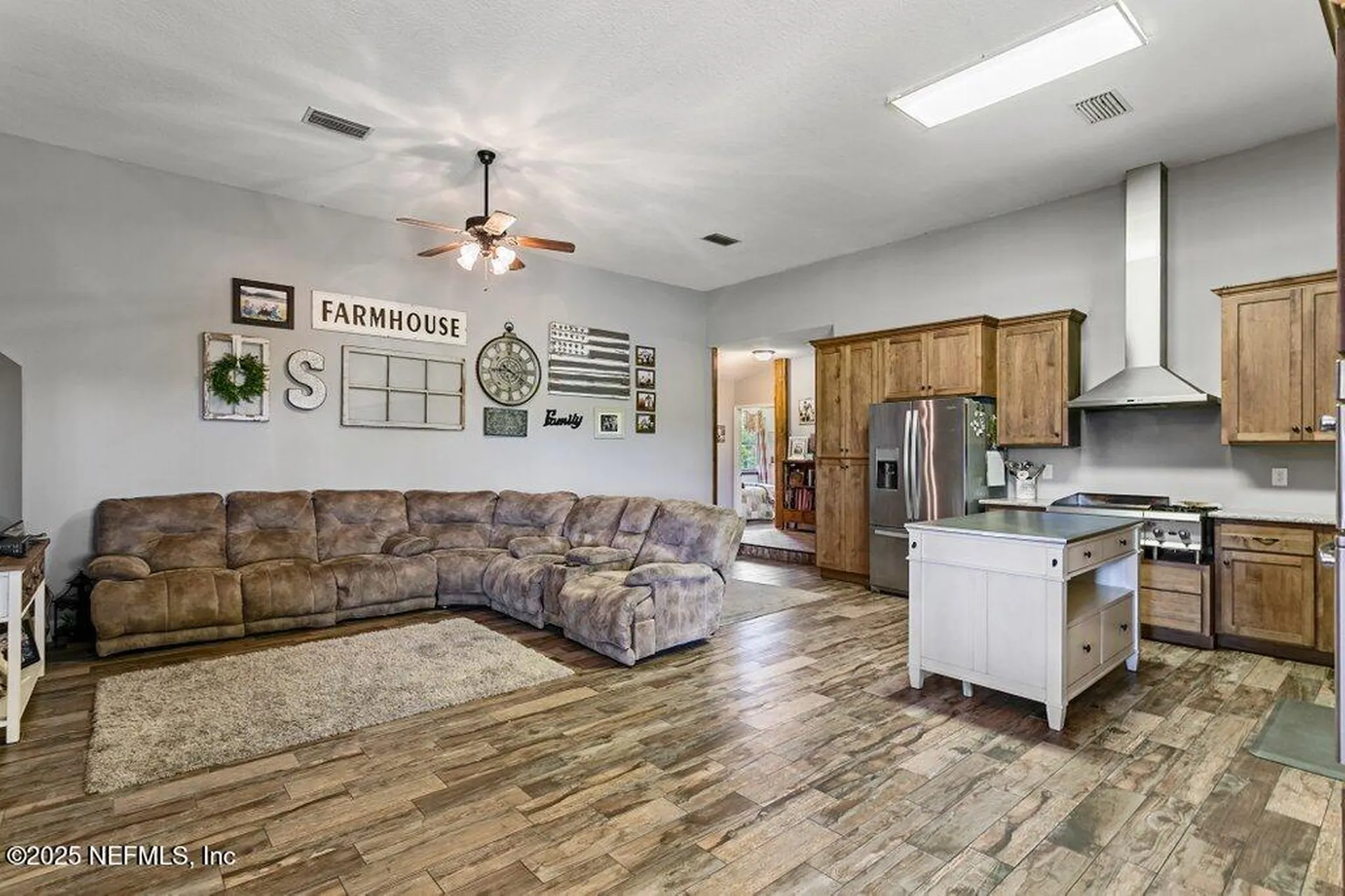 643 E State Road 100 San Mateo FL 32187