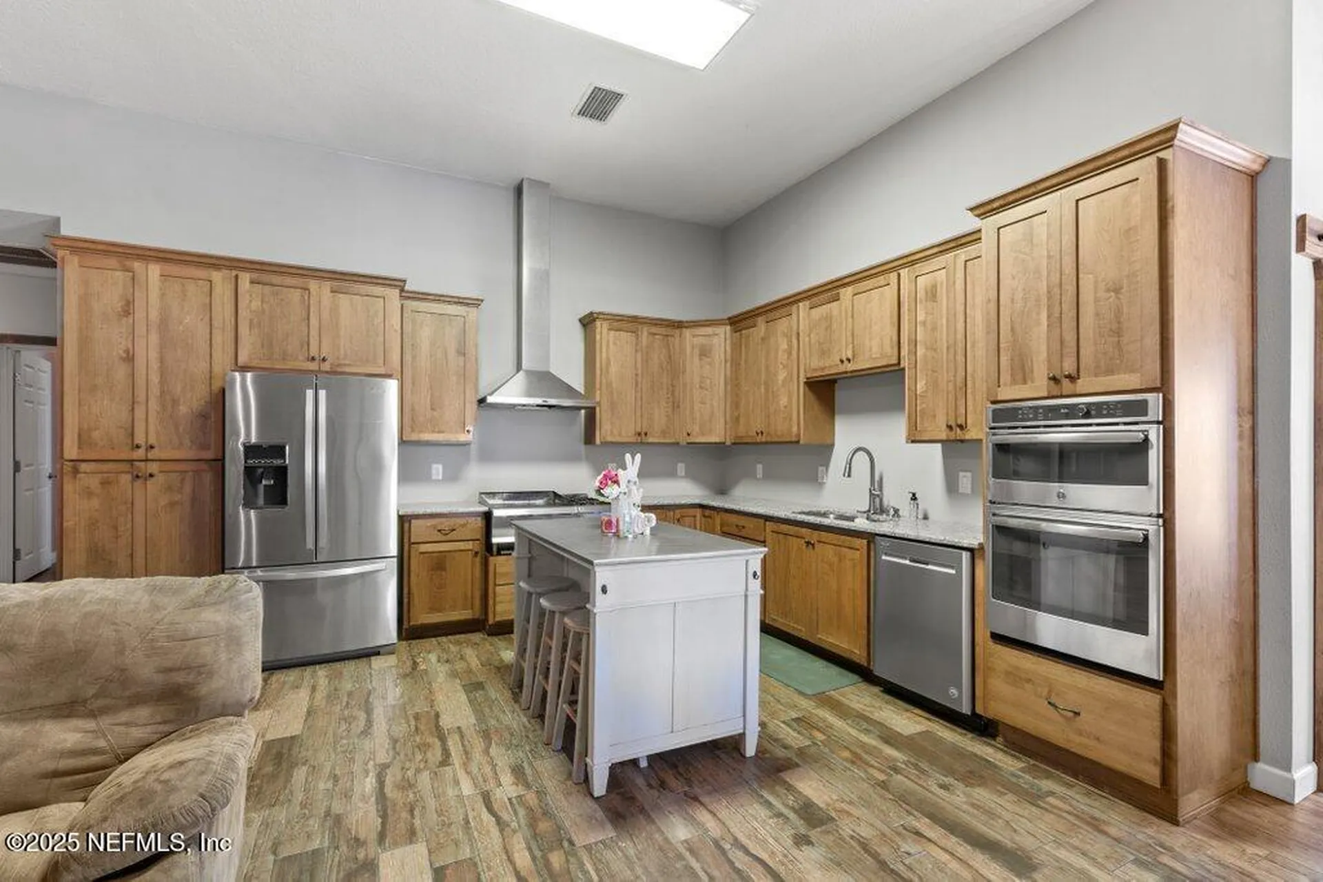 643 E State Road 100 San Mateo FL 32187
