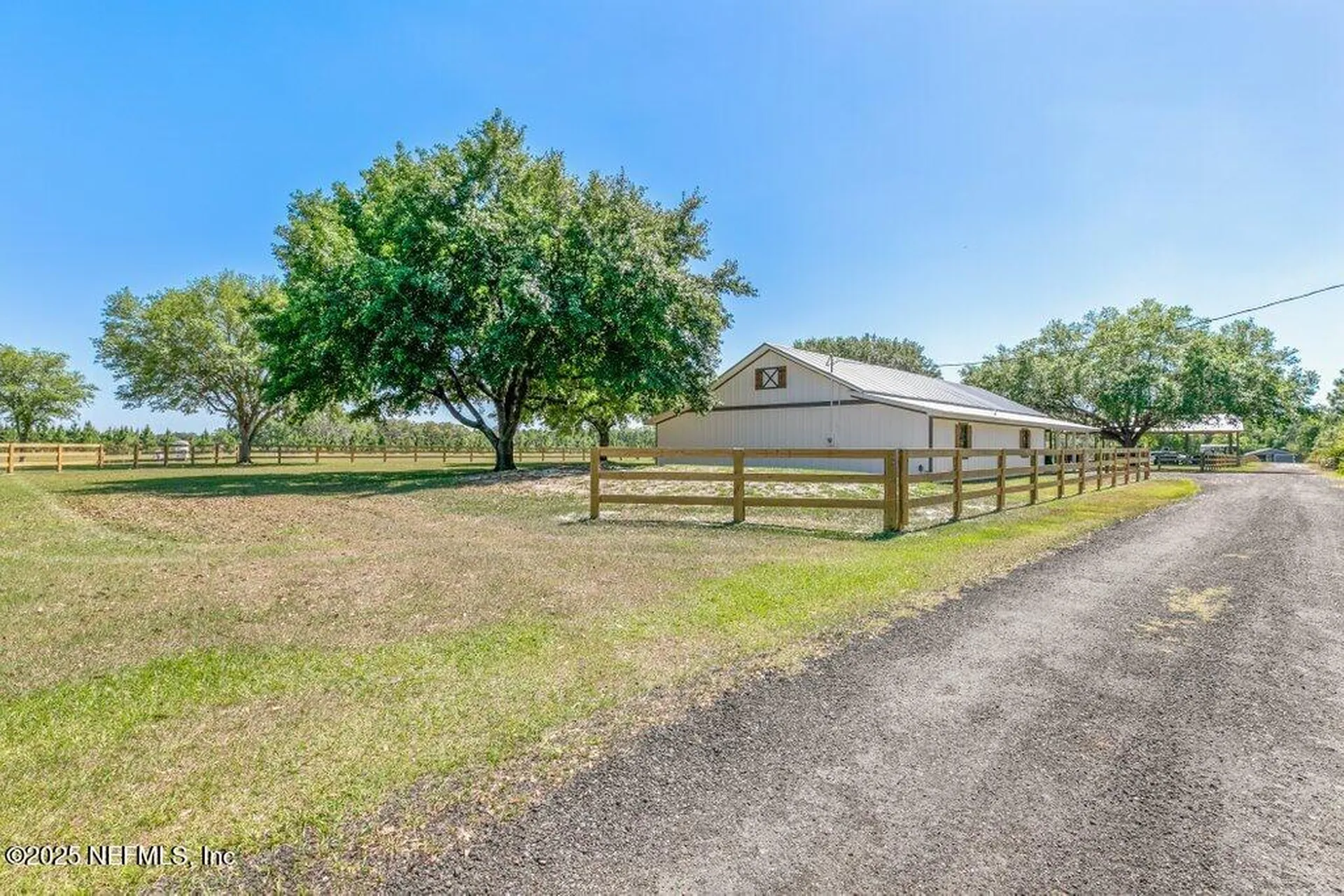 643 E State Road 100 San Mateo FL 32187