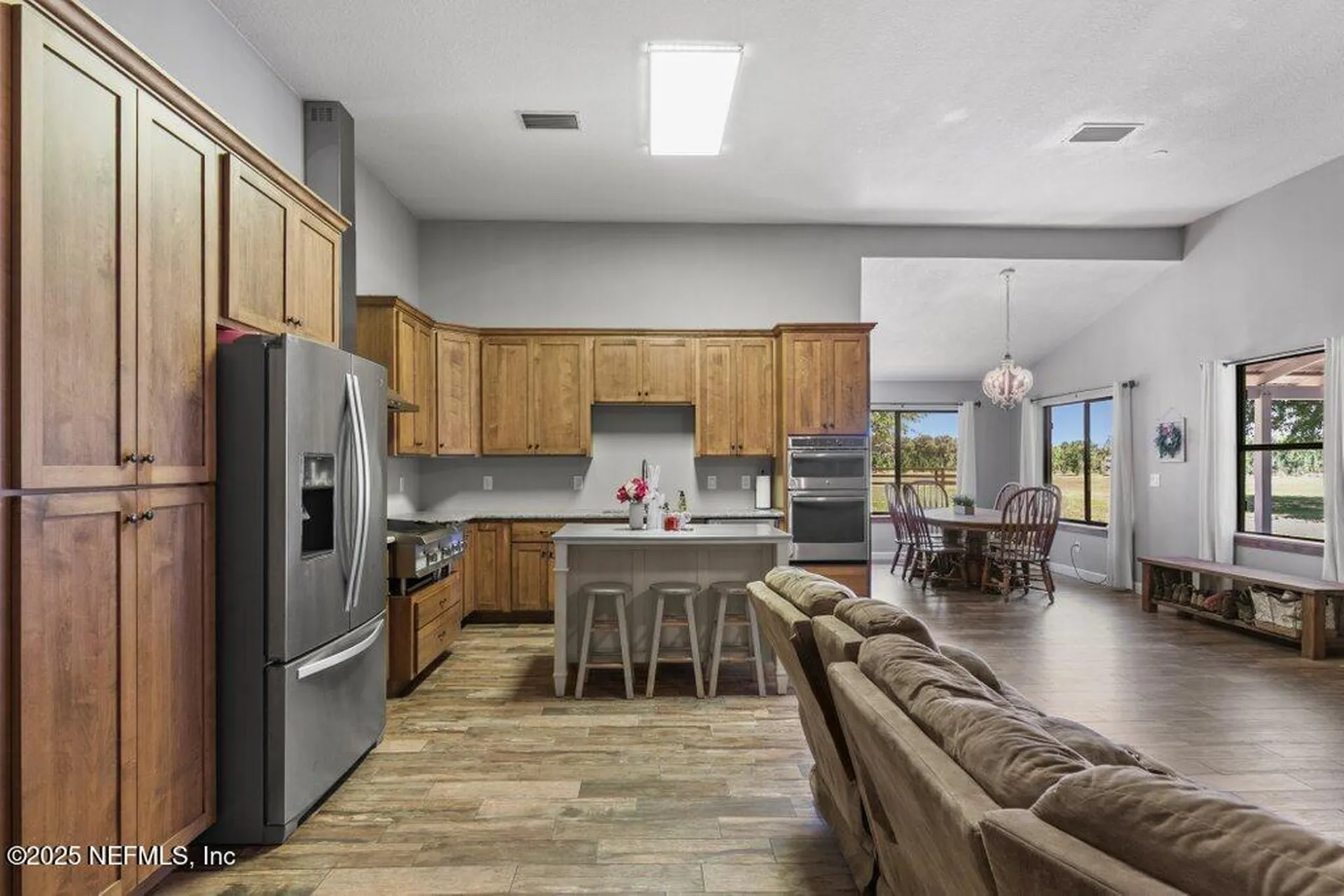 643 E State Road 100 San Mateo FL 32187