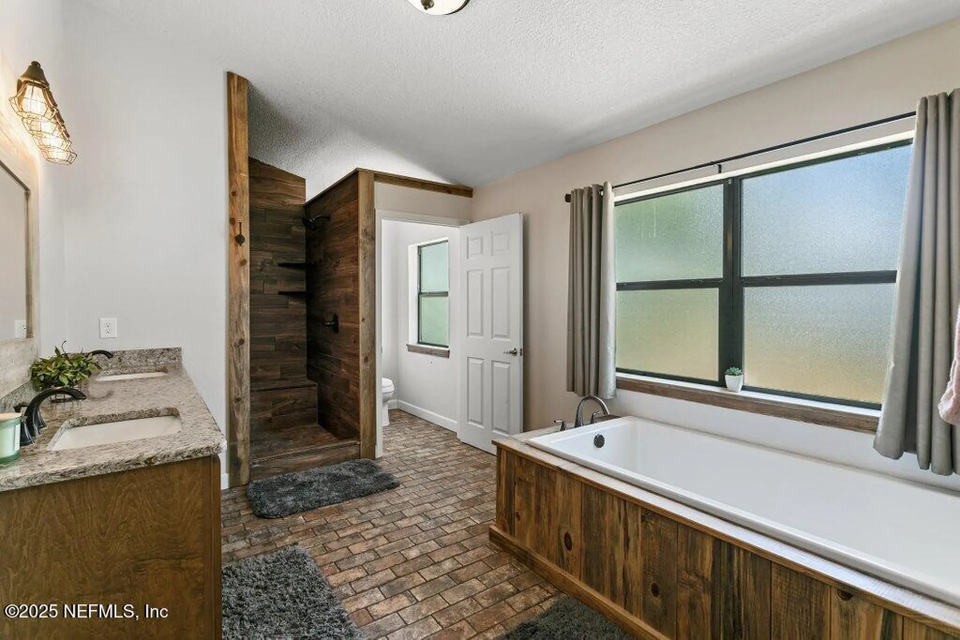 643 E State Road 100 San Mateo FL 32187