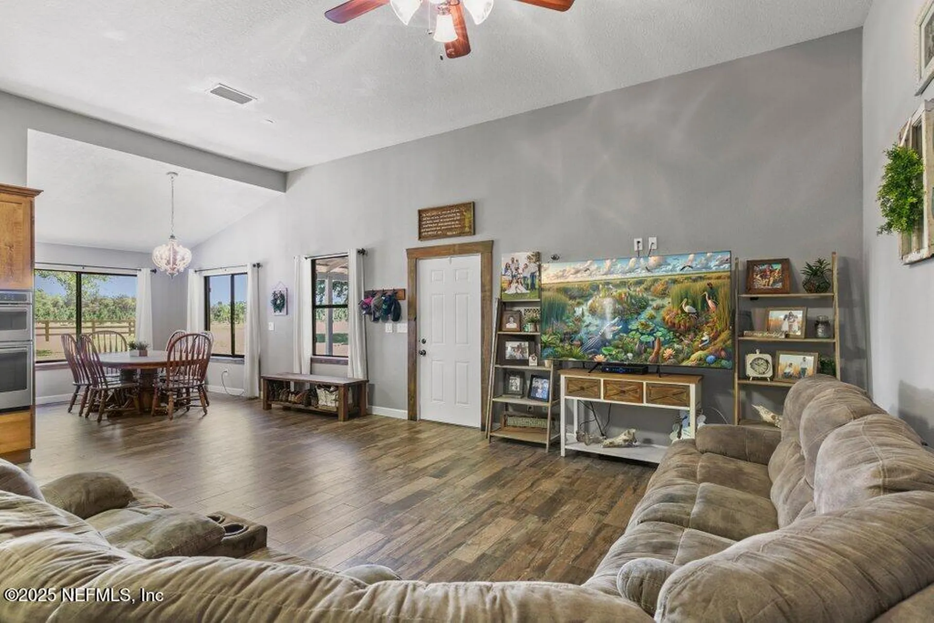 643 E State Road 100 San Mateo FL 32187