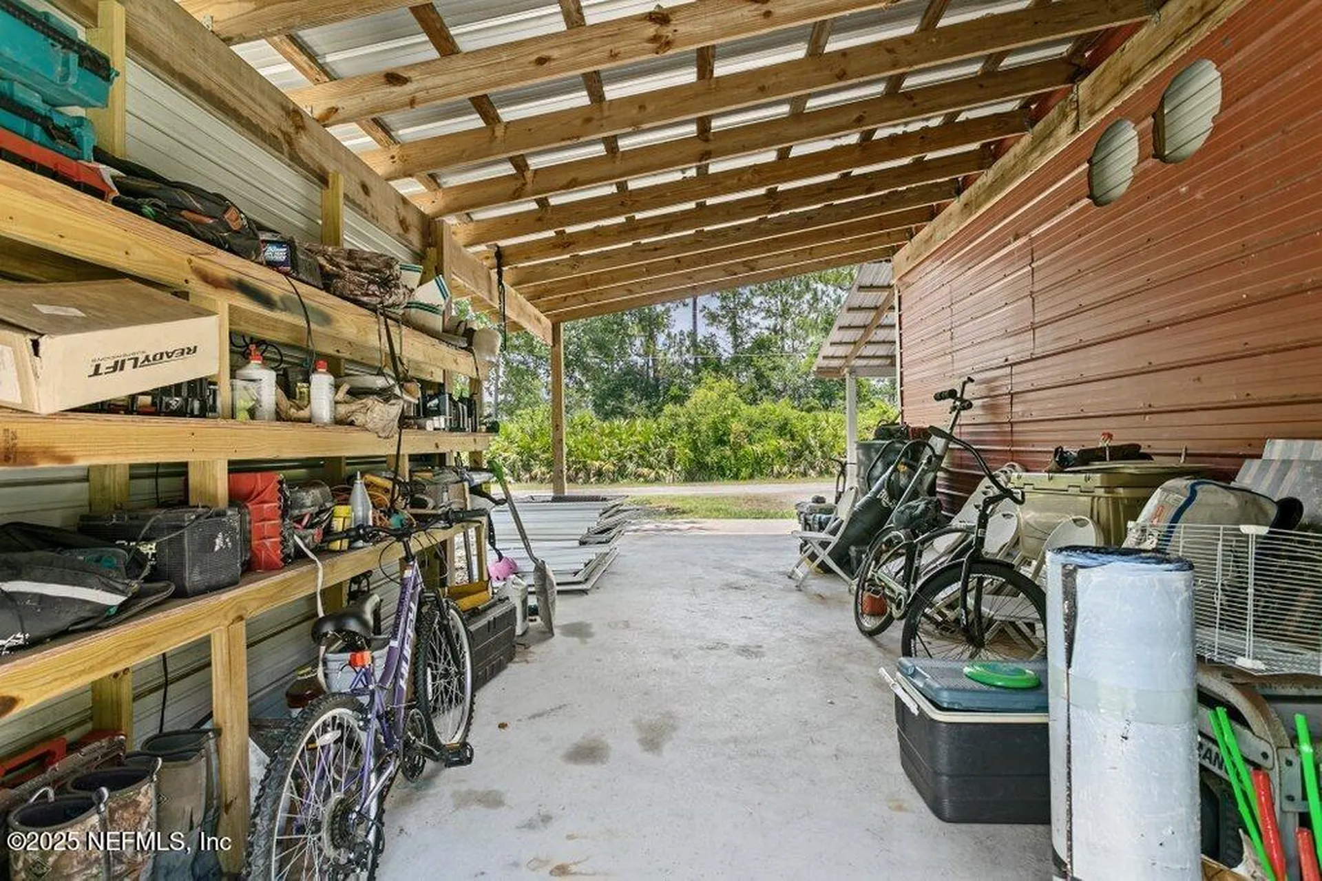 643 E State Road 100 San Mateo FL 32187