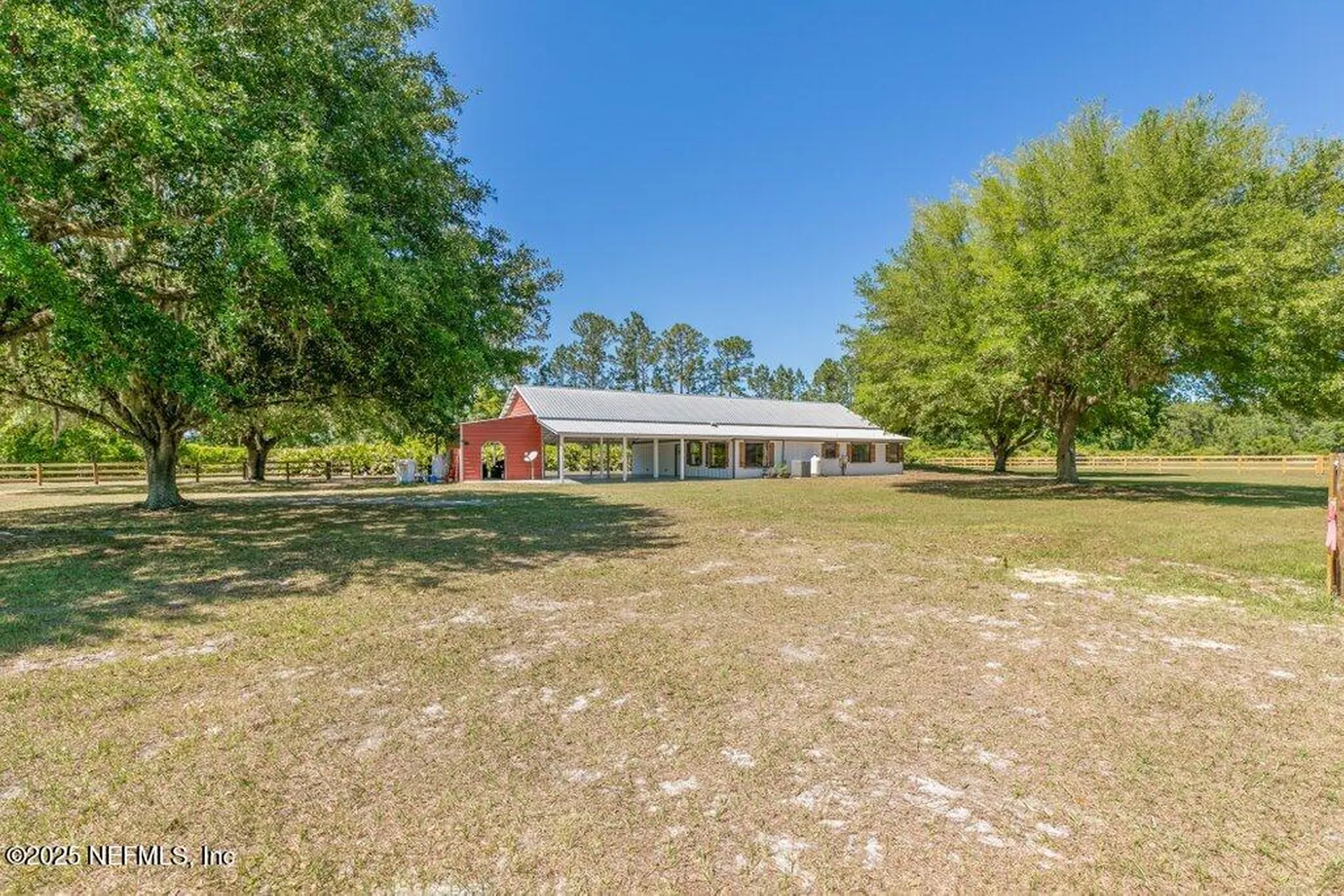 643 E State Road 100 San Mateo FL 32187