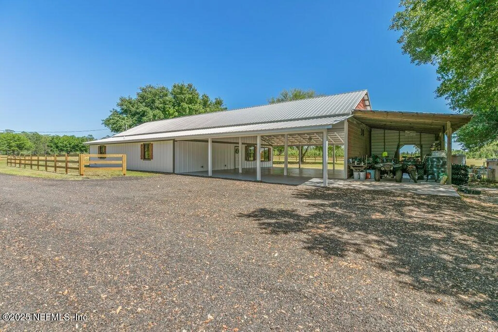 643 E State Road 100 San Mateo FL 32187