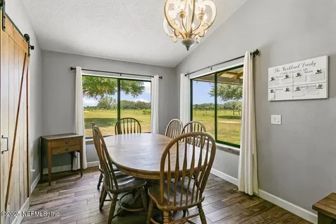 643 E State Road 100 San Mateo FL 32187