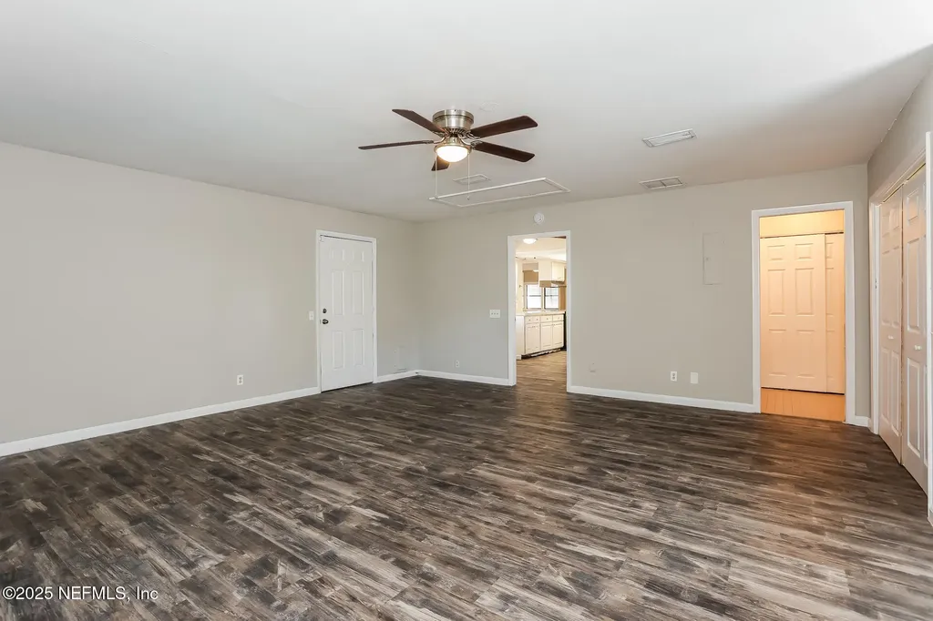 443 Holiday Hill Circle W Jacksonville FL 32216