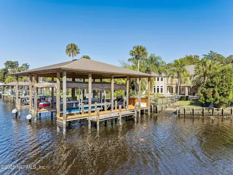 21 N Roscoe Boulevard Ponte Vedra Beach FL 32082