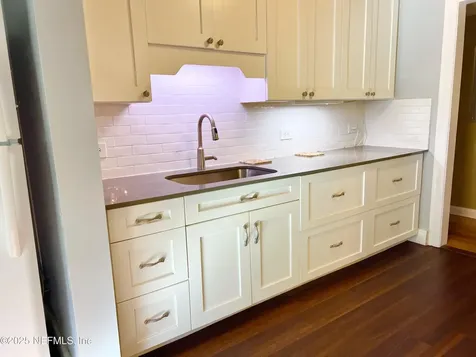 2071 Hilltop Boulevard Jacksonville FL 32246