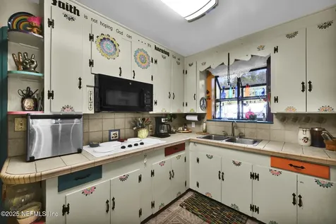7632 Lueders Avenue Jacksonville FL 32208