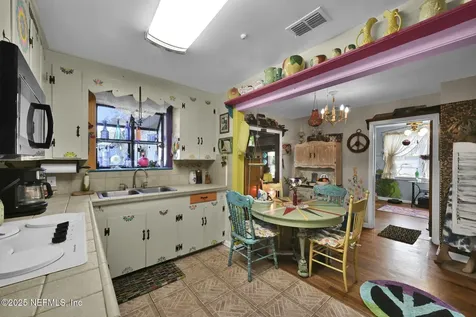 7632 Lueders Avenue Jacksonville FL 32208