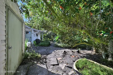 7632 Lueders Avenue Jacksonville FL 32208