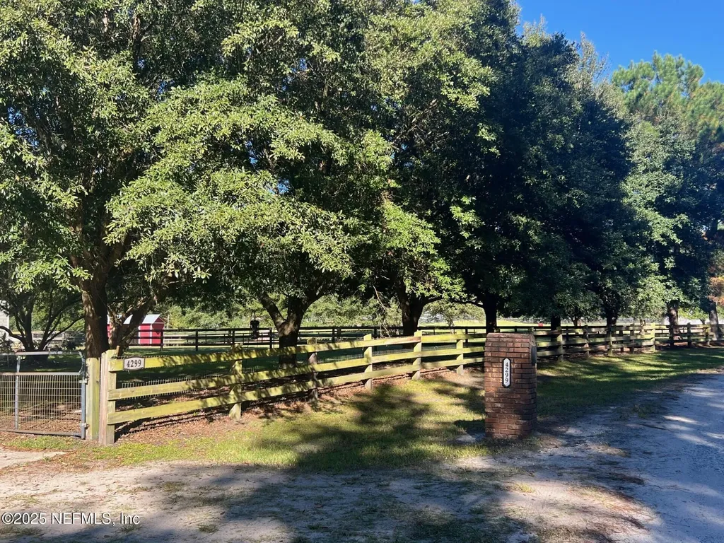 4299 Hawk Haven Road Middleburg FL 32068