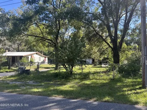 8322 Mc Glothlin Street Jacksonville FL 32210