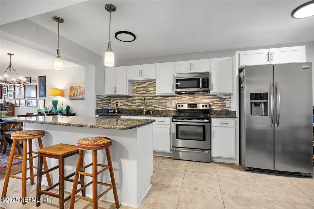 1524 Le Baron Avenue Jacksonville FL 32207