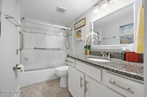 1524 Le Baron Avenue Jacksonville FL 32207