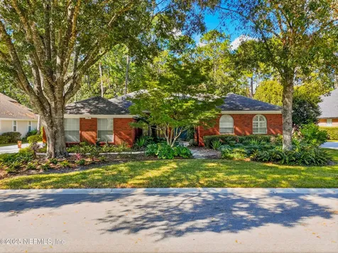 8642 Autumn Green Drive Jacksonville FL 32256